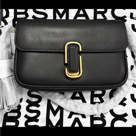 Marc Jacobs J Black Leather Crossbody Bag with gold chain - Picture 2 of 8